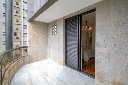 Apartamento à venda com 500m², 4 quartos e 6 vagasVaranda Suíte 2