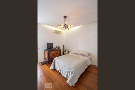 Apartamento à venda com 500m², 4 quartos e 6 vagasSuíte 2