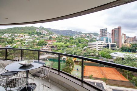 Apartamento à venda com 500m², 4 quartos e 6 vagasVaranda Sala 2