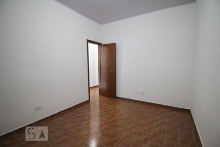 Casa para alugar com 4 quartos, 330m² em Vila Nivi, São Paulo
