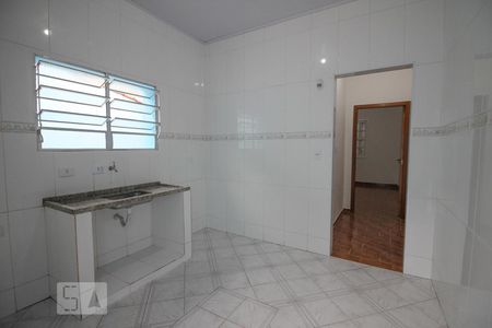 Casa para alugar com 4 quartos, 330m² em Vila Nivi, São Paulo