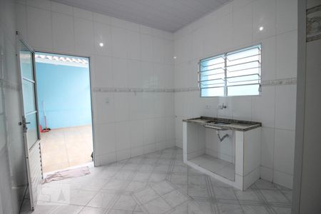 Casa para alugar com 4 quartos, 330m² em Vila Nivi, São Paulo