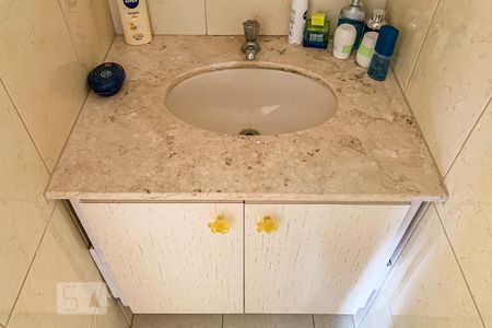 Apartamento à venda com 92m², 3 quartos e 1 vaga Apartamento à venda com 92m², 3 quartos e 1 vagaBanheiro Social
