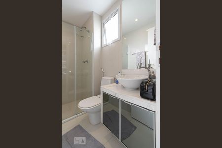 Apartamento à venda com 140m², 3 quartos e 2 vagas Apartamento à venda com 140m², 3 quartos e 2 vagasBanheiro Suíte 2