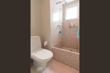 Apartamento à venda com 140m², 3 quartos e 2 vagas Apartamento à venda com 140m², 3 quartos e 2 vagasBanheiro Suíte 1