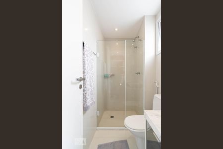 Apartamento à venda com 140m², 3 quartos e 2 vagas Apartamento à venda com 140m², 3 quartos e 2 vagasBanheiro Suíte 2