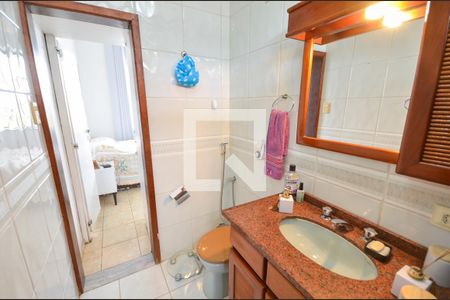 Apartamento à venda com 142m², 3 quartos e 1 vaga Apartamento à venda com 142m², 3 quartos e 1 vagaBanheiro da Suíte
