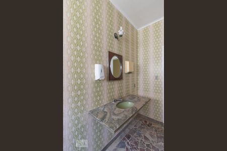 Casa à venda com 400m², 3 quartos e 5 vagas Casa à venda com 400m², 3 quartos e 5 vagasBanheiro 2