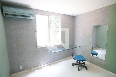 Quarto 1 de apartamento para alugar com 2 quartos, 56m² em Pechincha, Rio de Janeiro