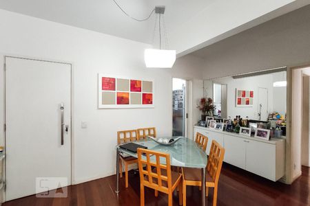 Sala de apartamento para alugar com 3 quartos, 95m² em Laranjeiras, Rio de Janeiro