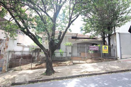 Casa à venda com 140m², 3 quartos e 1 vaga Casa à venda com 140m², 3 quartos e 1 vagaFachada