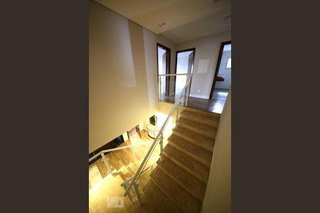 Casa à venda com 500m², 5 quartos e 4 vagasEscada