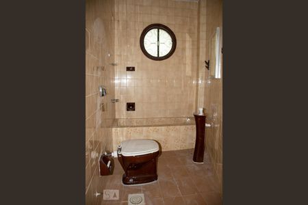 Casa à venda com 152m², 4 quartos e 2 vagasBanheiro da Suíte