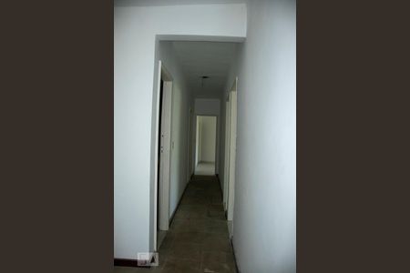 Casa à venda com 152m², 4 quartos e 2 vagasCorredor