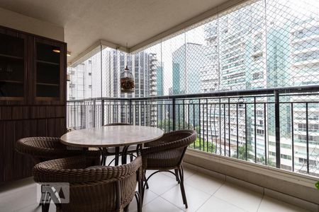 Apartamento à venda com 3 quartos, 140m² em Consolação, São Paulo