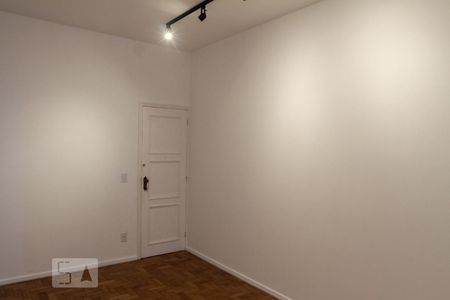 Sala de apartamento para alugar com 3 quartos, 90m² em Leblon, Rio de Janeiro