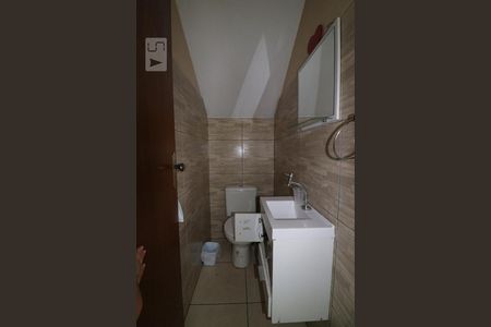 Casa à venda com 182m², 5 quartos e 5 vagasBanheiro do quarto de serviço