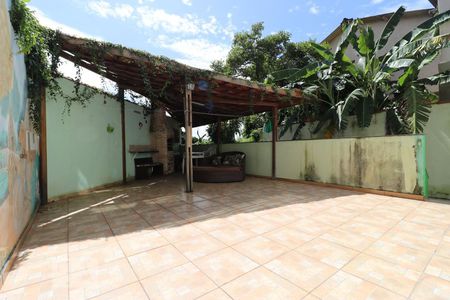 Casa à venda com 182m², 5 quartos e 5 vagasÁrea comum - Churrasqueira