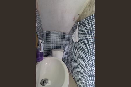 Casa à venda com 182m², 5 quartos e 5 vagasLavabo da area externa