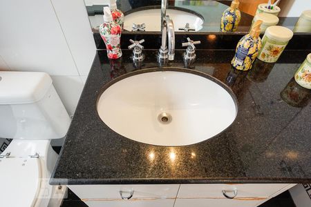 Apartamento à venda com 147m², 3 quartos e 3 vagasDetalhe banheiro suíte 01