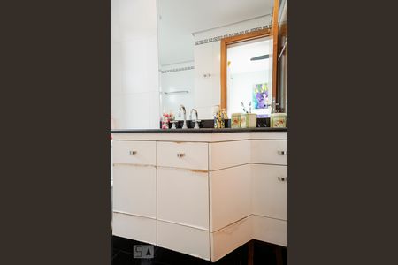 Apartamento à venda com 147m², 3 quartos e 3 vagasBanheiro suíte 01