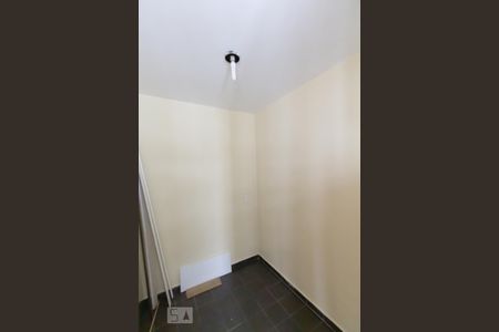 Apartamento à venda com 240m², 4 quartos e 2 vagas Apartamento à venda com 240m², 4 quartos e 2 vagasQuarto de serviço 1