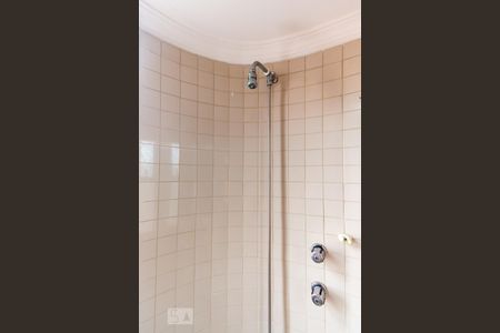 Apartamento à venda com 240m², 4 quartos e 2 vagas Apartamento à venda com 240m², 4 quartos e 2 vagasBanheiro da suíte 2