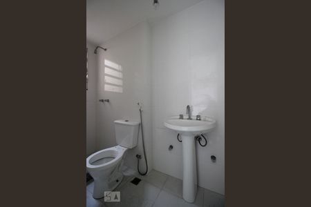 Apartamento à venda com 180m², 2 quartos e 4 vagas Apartamento à venda com 180m², 2 quartos e 4 vagasBanheiro da Suíte
