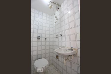 Apartamento à venda com 95m², 2 quartos e 1 vaga Apartamento à venda com 95m², 2 quartos e 1 vagaBanheiro de Serviço