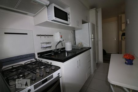 Cozinha de apartamento para alugar com 1 quarto, 52m² em Cerqueira César, São Paulo