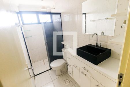Banheiro  de apartamento para alugar com 2 quartos, 52m² em Jardim Monte Alegre, Taboão da Serra