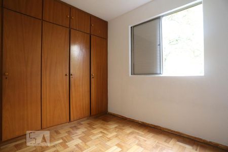 Quarto 1  de apartamento para alugar com 2 quartos, 62m² em Jardim Pinheiros, São Paulo