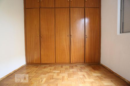 Quarto 1  de apartamento para alugar com 2 quartos, 62m² em Jardim Pinheiros, São Paulo