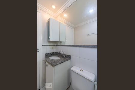 Apartamento à venda com 70m², 3 quartos e 2 vagas Apartamento à venda com 70m², 3 quartos e 2 vagasBanheiro social