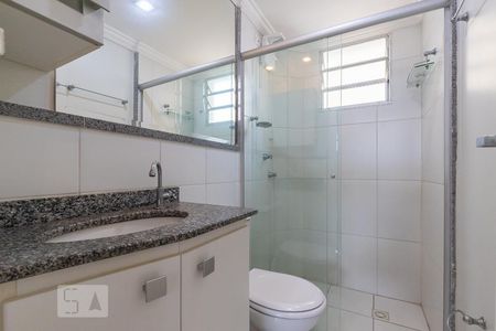 Apartamento à venda com 70m², 3 quartos e 2 vagas Apartamento à venda com 70m², 3 quartos e 2 vagasBanheiro social