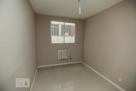 Quarto 1 de apartamento para alugar com 2 quartos, 51m² em Cascadura, Rio de Janeiro