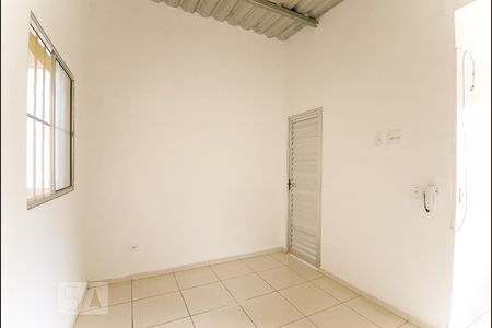 Sala e cozinha de kitnet/studio para alugar com 1 quarto, 27m² em Penha de França, São Paulo