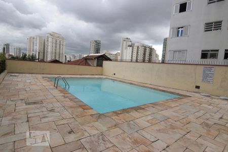 Apartamento à venda com 80m², 2 quartos e 2 vagasÁrea comum - Piscina