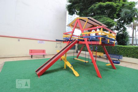 Apartamento à venda com 80m², 2 quartos e 2 vagasÁrea Comum - Playground