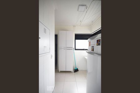 Apartamento à venda com 120m², 4 quartos e 3 vagas Apartamento à venda com 120m², 4 quartos e 3 vagasÁrea de Serviço