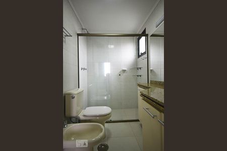 Apartamento à venda com 120m², 4 quartos e 3 vagas Apartamento à venda com 120m², 4 quartos e 3 vagasDetalhe do Banheiro Suíte 3