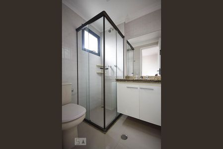 Apartamento à venda com 120m², 4 quartos e 3 vagas Apartamento à venda com 120m², 4 quartos e 3 vagasBanheiro Suíte 2