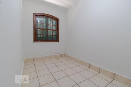 Casa à venda com 650m², 4 quartos e 8 vagas Casa à venda com 650m², 4 quartos e 8 vagasPorão