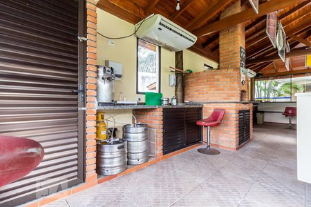 Casa de condomínio à venda com 316m², 4 quartos e 4 vagas Casa de condomínio à venda com 316m², 4 quartos e 4 vagasÁrea Comum: Espaço Gourmet