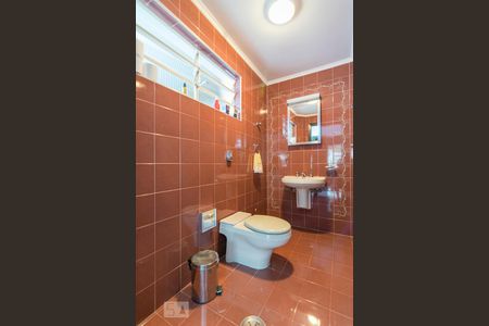 Casa à venda com 300m², 3 quartos e 6 vagas Casa à venda com 300m², 3 quartos e 6 vagasLavabo