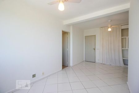 Sala de apartamento para alugar com 2 quartos, 60m² em Barra da Tijuca, Rio de Janeiro