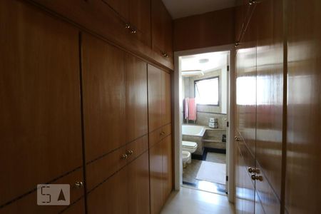 Apartamento para alugar com 228m², 4 quartos e 4 vagassuite 4