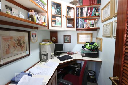 Apartamento para alugar com 228m², 4 quartos e 4 vagasescritorio