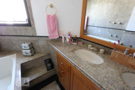 Apartamento para alugar com 228m², 4 quartos e 4 vagassuite 4