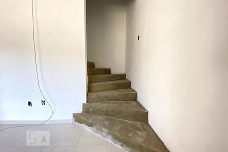 Casa à venda com 134m², 3 quartos e 1 vagaEscada